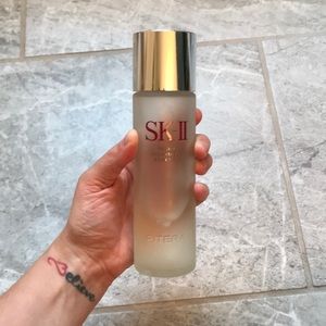 SK II essence